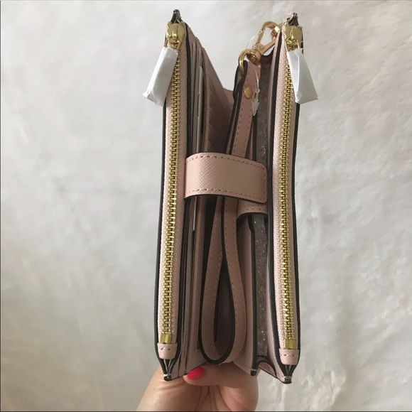 SALE‼️MICHAEL KORS DOUBLE ZIP WALLET - Picture 7 of 7